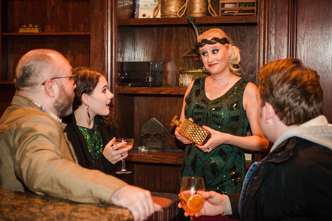 Haunted Chicago Booze and Boos Ghost Walking Tour - Lincoln Park’s spooky route: John Dillinger and the alley beside the theater