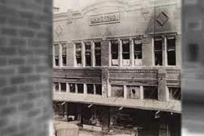 Haunted History of Fort Myers Walking Tour - Florida Repertory Theatre: Where Performance and Haunting Share a Wall
