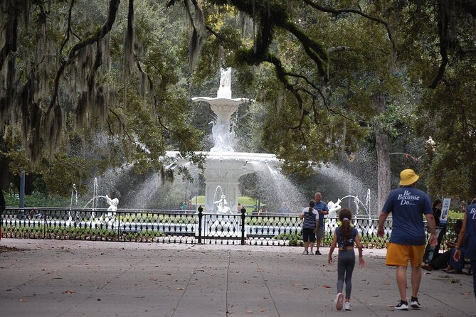 Heart of Savannah History Walking Tour - 2hr - Juliette Gordon Low’s birthplace: you’ll see it from the street