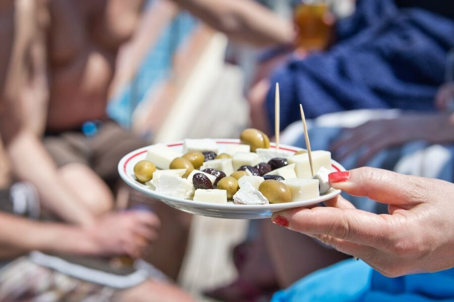 Heraklion: Food Tastings Walking Tour - Olive Oil, Wine, and Raki: The Bronze Age Story Hits Your Glass