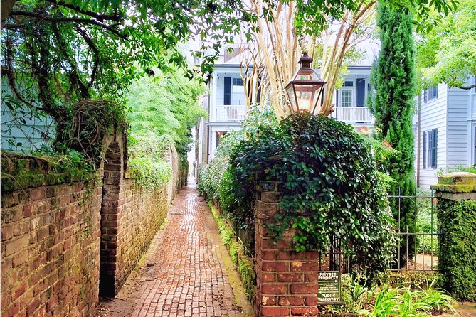 Hidden Alleyways and Historic Sites Small-Group Walking Tour - What You Get (and What You Don’t)