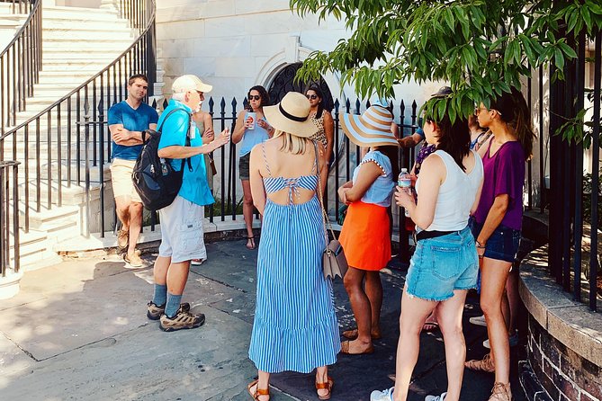 Historic Charleston Guided Sightseeing Walking Tour - Rainbow Row: what to notice on the Battery side of South of Broad