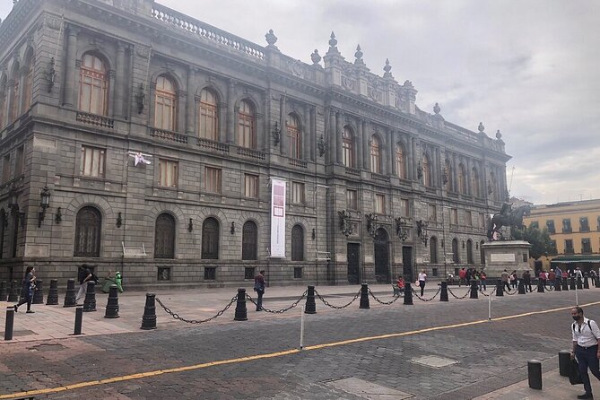 Historic Downtown Walking Tour - Stop 4: Plaza Manuel Tolsá and a quick statue stop