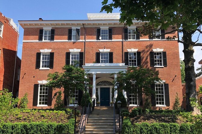 Historic Georgetown: History, Gossip, & Architecture Walking Tour - Stop 4: Hedin House Apartments and the Kennedy Thread Through Architecture