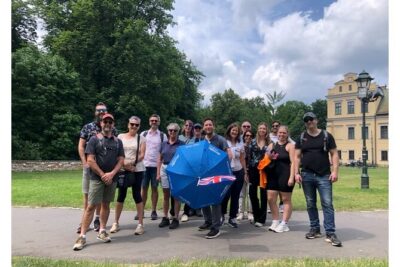 Historic Krakow : Old Town & Wawel Castle Walking tour - Starting at Rynek Główny: Old Town sights and the Kraków trumpeter story