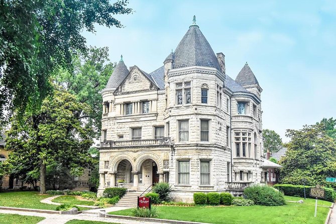 Historic Old Louisville Walking Tour - Stop 1 at Central Park: starting strong and setting expectations