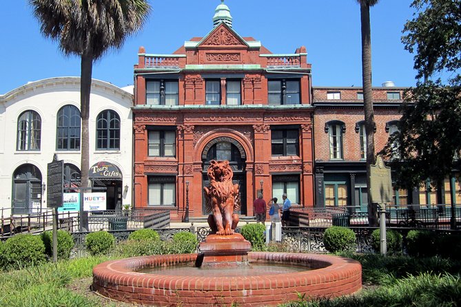 Historic Savannah Guided Walking Tour - Forsyth Park to River Street: the “big Savannah” corridor