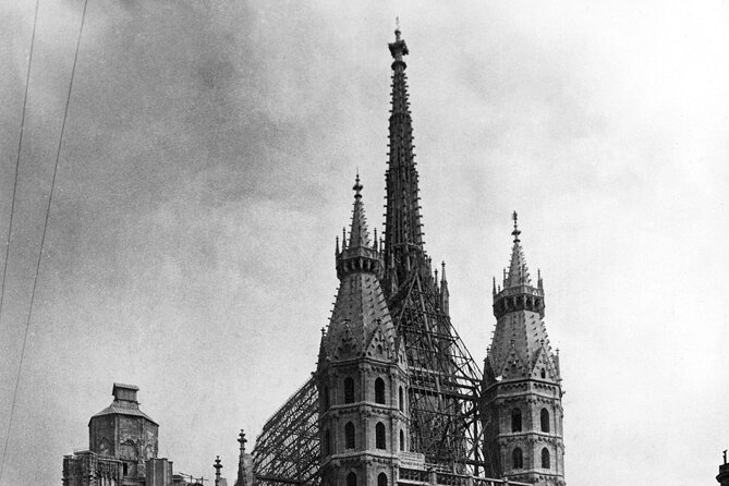 Historical Hitler Walking Tour of Vienna - Akademie der bildenden Kunste: the rejection stop