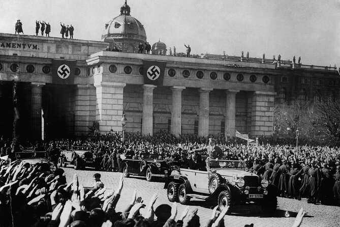 Historical Hitler Walking Tour of Vienna - Judenplatz Holocaust Memorial: confronting the Shoah in the center of the city