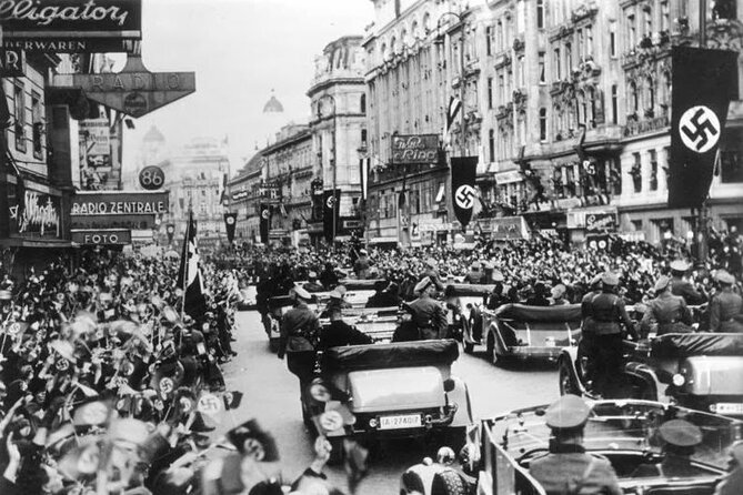 Historical Hitler Walking Tour of Vienna - Infopoint Jewish Vienna and the hidden synagogue behind tenements