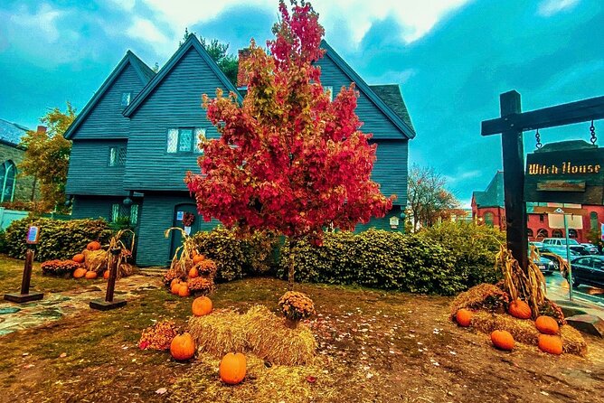 History and Hauntings of Salem Guided Walking Tour - Ropes Mansion gardens and the McIntire District photo moment