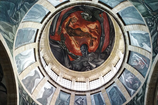 History and Murals: Walking Tour Guadalajara - Government buildings and street reality: Palacio de Gobierno, Teatro Degollado, and access limits