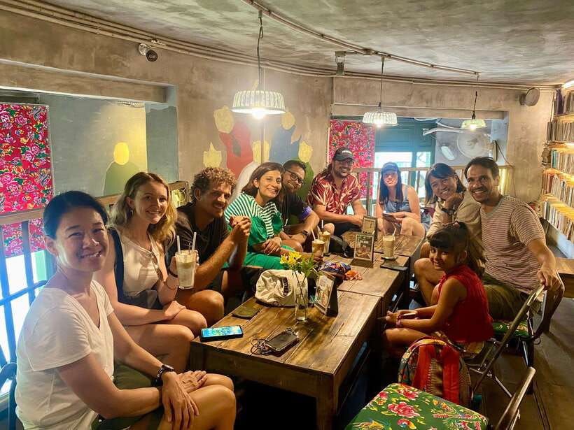 Ho Chi Minh City: Walking Tour with Local Guide - Saigon Central Post Office: architecture with a job to do