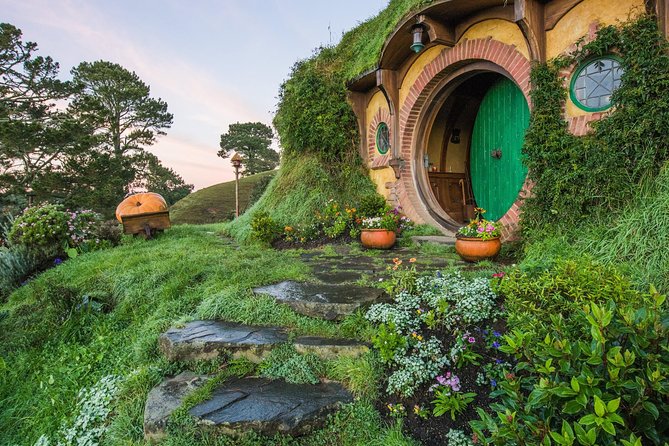 Hobbiton™ Movie Set Walking Tour from Shires Rest - Matamata logistics: what “shuttle services in the grounds” means