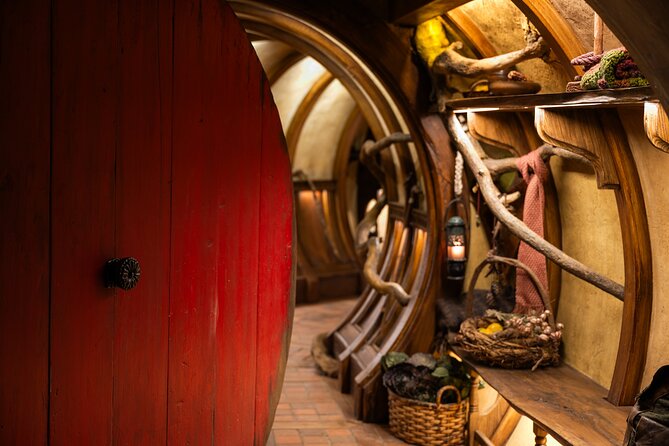 Hobbiton™ Movie Set Walking Tour from Shires Rest - The Green Dragon finish and the Southfarthing beverage