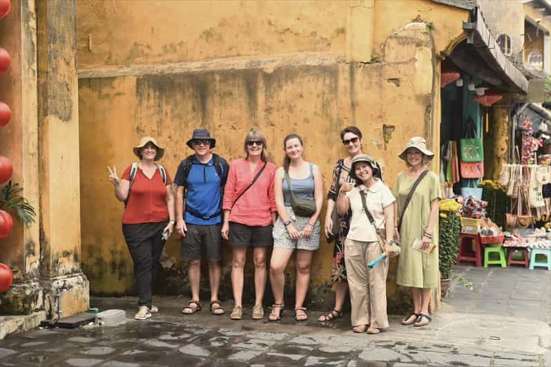 Hoi An: Ancient Town Guided Walking Tour - Quan Thang Ancient House: merchant life behind the walls