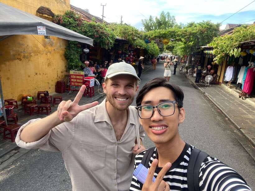 Hoi An Ancient Town - Walking Tour with Local Guide - Ba Mu Temple Gate: The Tour Starts With a Meaningful Marker