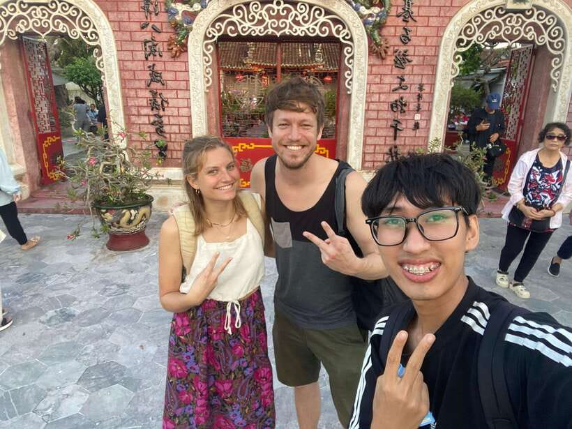 Hoi An Ancient Town - Walking Tour with Local Guide - Museum of Folk Culture and Hoi An Market: The Everyday Side of Town