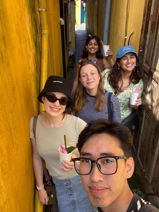 Hoi An Ancient Town - Walking Tour with Local Guide - Tea, Dessert, and That Included Drink Moment