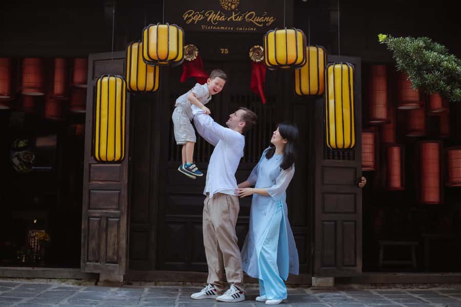 Hoi An/Da Nang: Private Photoshoot & Guided Walking Tour - Timing, Crowds, and Rain-Proof Shooting