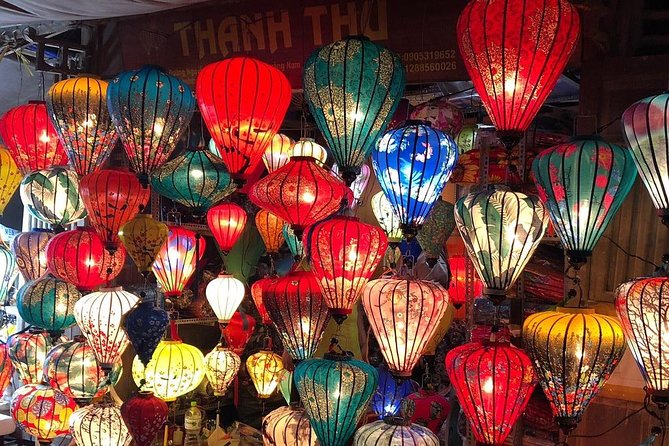 Hoi An Night Market with Hoi an walking Tour , Colourful Lanterns, Boat Ride - The guides: where this tour’s “private” actually shows up