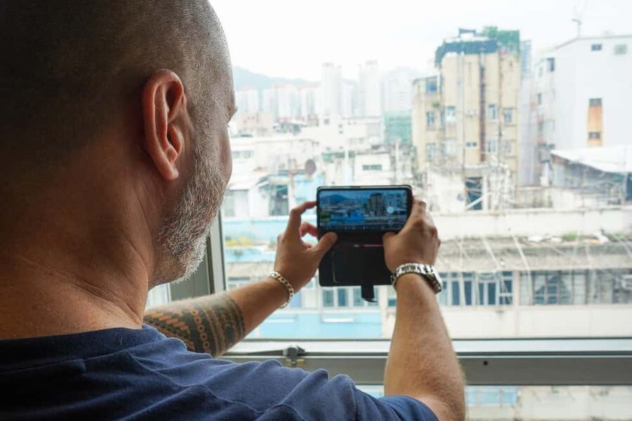 Hong Kong: Dark Side of Hong Kong Caged Homes Walking Tour - Who should book this Dark Side tour