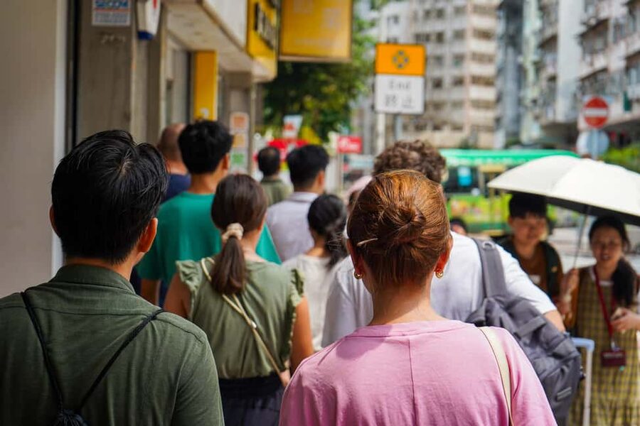 Hong Kong: Dark Side of Hong Kong Caged Homes Walking Tour - Practical tips so you get more from the walk (and stay respectful)