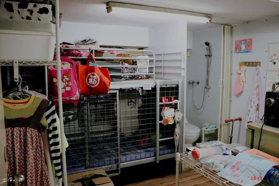 Hong Kong: Dark Side of Hong Kong Caged Homes Walking Tour - Prince Edward MTR Exit D: start with the right framing