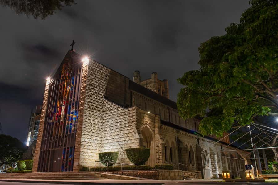 Honolulu Haunts: Ghosts and Spirits Walking Tour - The darker side of Honolulu: from disease to crimes of passion