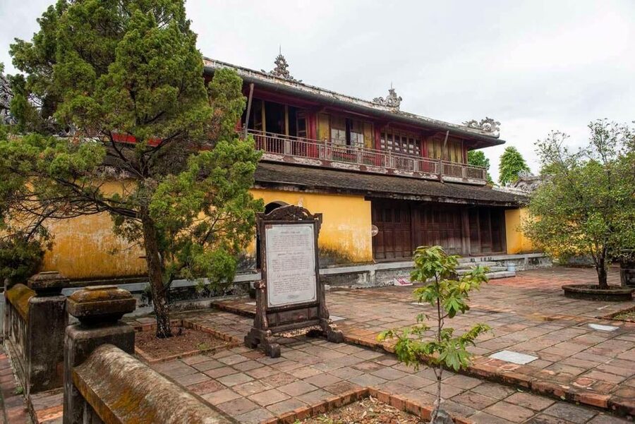 Hue Customizable Tour with Imperial Citadel & Forbidden City - Nine Dynastic Urns, Mieu Temple, and the court’s calendar of worship