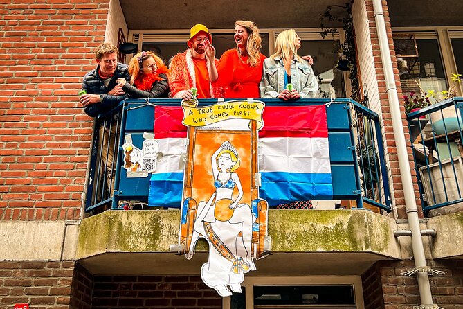 Humans of Amsterdam: Cultural Walking Tour incl. meeting 2 locals - Meet at the Homomonument: the tour starts with values