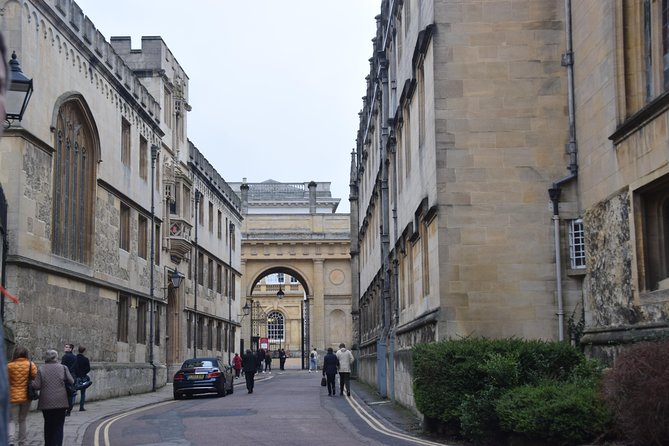 Inspector Morse, Lewis and Endeavour Oxford Walking Tour - The walking style: cobbles, standing time, and pacing you should expect