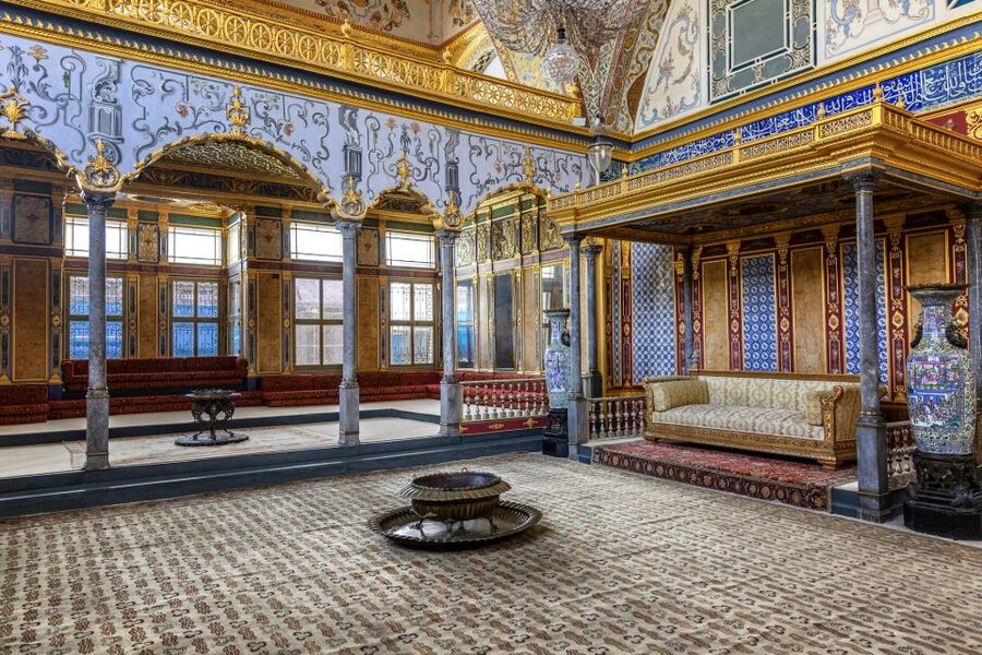 Istanbul: Best of the City Private Full-Day Walking Tour - Topkapi Palace: Ottoman power, and the time cost of going solo