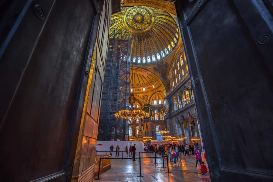 Istanbul: Blue Mosque, Hagia Sophia, & Old Town Walking Tour - Price and value: what $71 really buys you