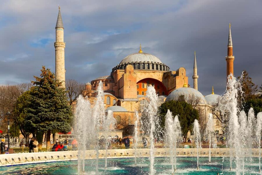 Istanbul: Blue Mosque, Hagia Sophia, & Old Town Walking Tour - Rules you must follow: headscarves, no flash, and what you can’t bring