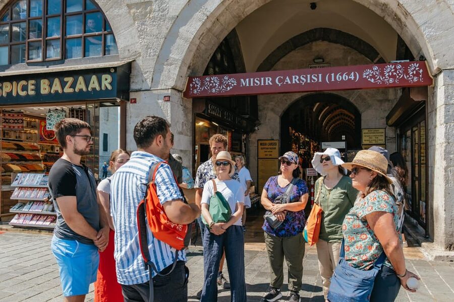 Istanbul: European and Asian Side Guided Foodie Walking Tour - The practical stuff that will save your day