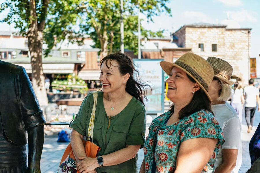 Istanbul: European and Asian Side Guided Foodie Walking Tour - Price and value: does $135 match what you actually get?