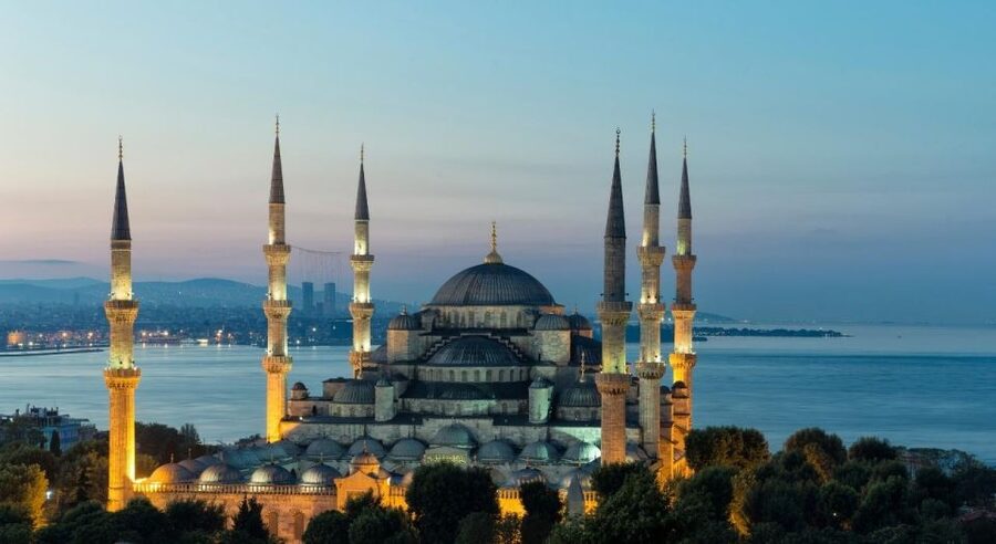 Istanbul: Private Guided Walking Tour - Hippodrome Square and German Fountain: quick anchors for Old Istanbul