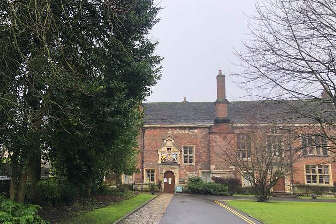 J & M York City Walking Tours - St Cuthbert’s Church and the Devil’s Door Myth