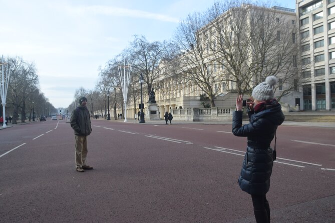James Bond Film Location Walking Tour in London - Walking Pace, Transit Hops, and What to Wear