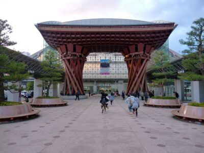 Kanazawa: Private Walking Tour with a Local - Meeting Your Lokafyer: Pickup That Fits Real Life