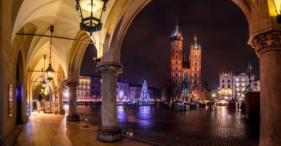 Krakow: Evening Walking Tour with Spooky Stories - Krakow After Dark: What Makes This Spooky Walk Different
