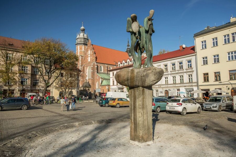 Krakow: Jewish Ghetto Walking Tour - Tracing the Ghetto Wall remains you can still locate