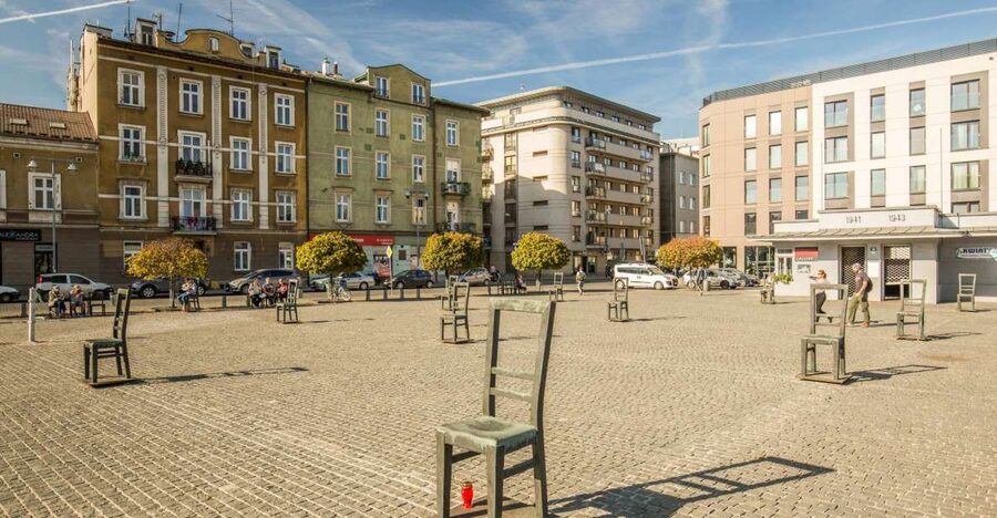 Krakow: Jewish Ghetto Walking Tour - Under the Eagle Pharmacy and the story of Tadeusz Pankiewicz