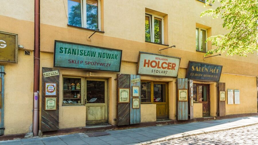 Krakow: Kazimierz Jewish Quarter Walking Tour - How the Guides Turn Stones Into Stories