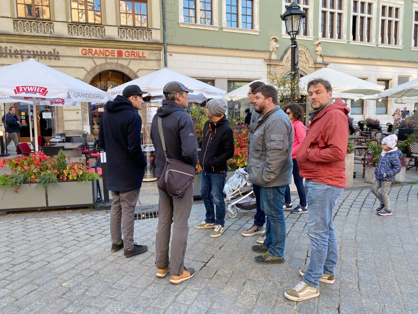 Krakow: Old Town Highlights Walking Tour - Royal Route to Wawel Hill: Why this 2-hour format feels just right