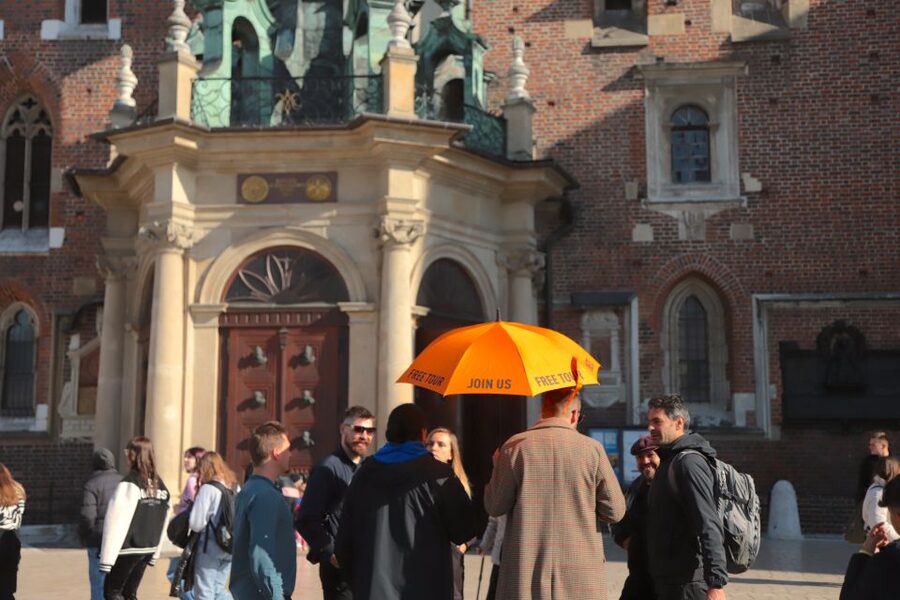 Krakow: The Old Town Walking Tour - How the stories connect: history, legends, and real Polish context