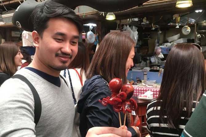 Kuromon Market Food Walking Tour in Osaka (6 stops, 6 tastes) - Getting to the meeting point in Nipponbashi without stress