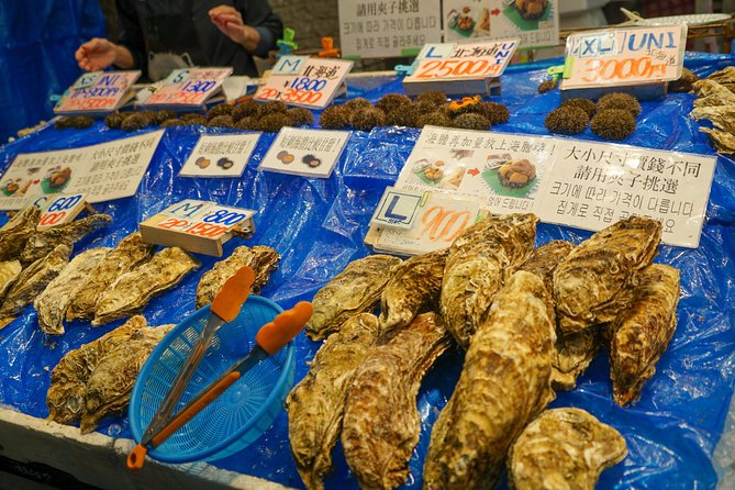 Kuromon Market Food Walking Tour in Osaka (6 stops, 6 tastes) - Weather and walking comfort in Osaka extremes