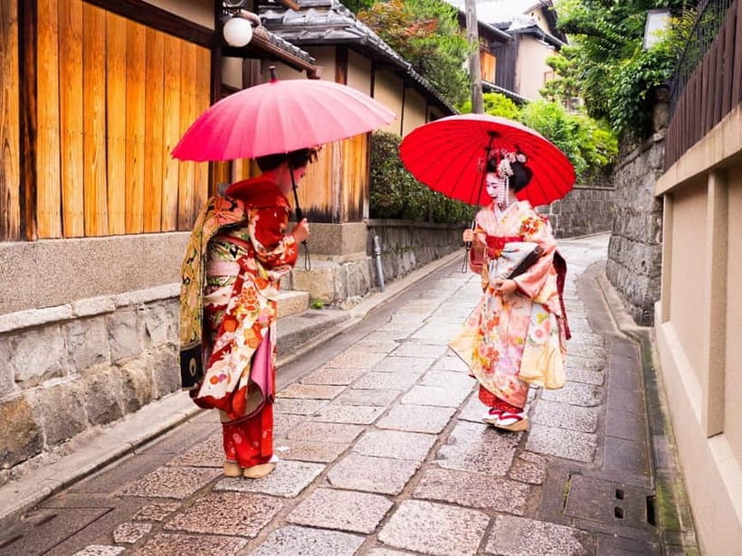 Kyoto Geisha Walking Tour: Gion District & Hidden Gems - Price and value: why $25 for 2 hours works in Kyoto